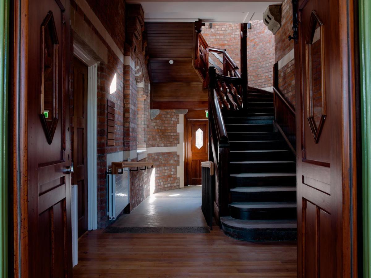 The Observatory Hotel Christchurch Exterior foto The staircase