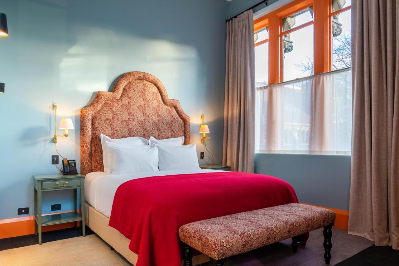 The Observatory Hotel Christchurch Exterior foto A bedroom at the Hotel